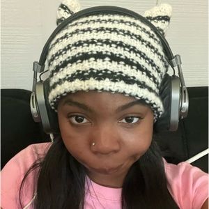 Meet your Posher, Sa'mya